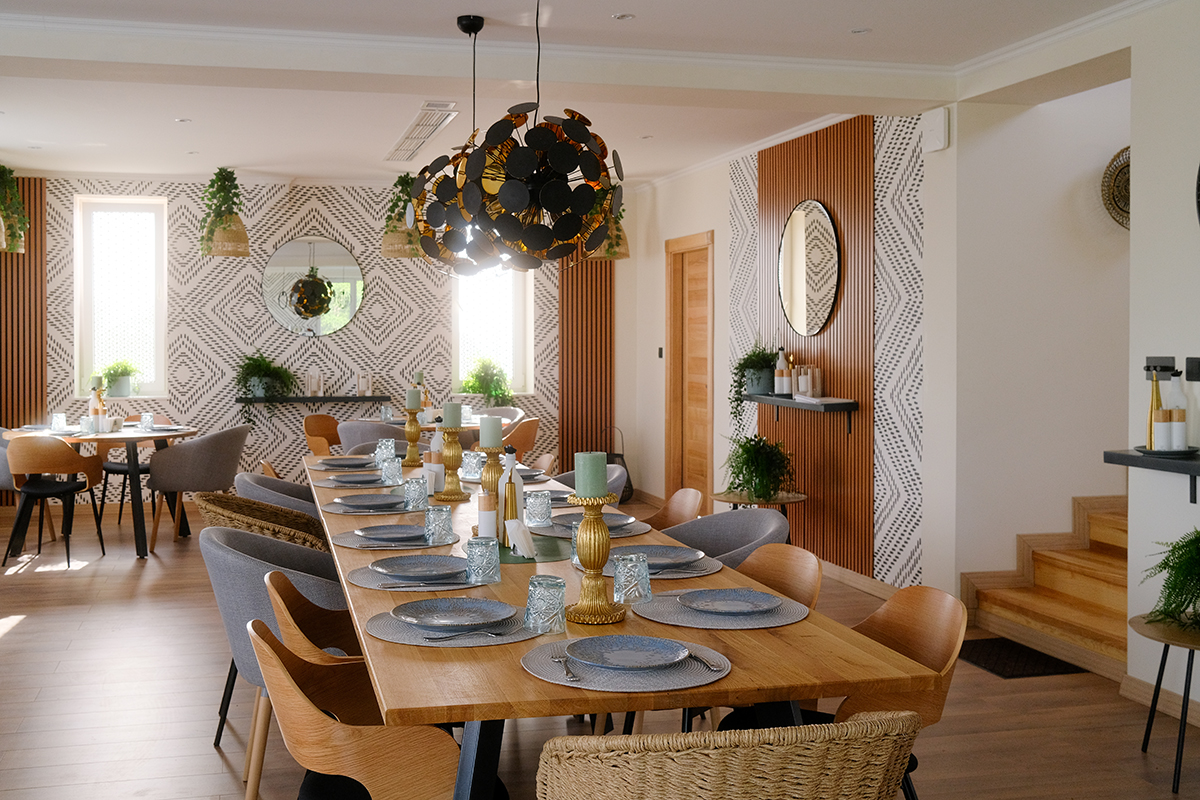 Capacitate restaurant: 32 locuri