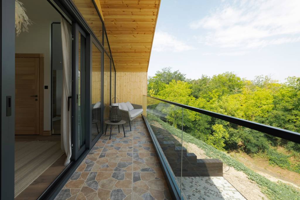 Executive - 5
